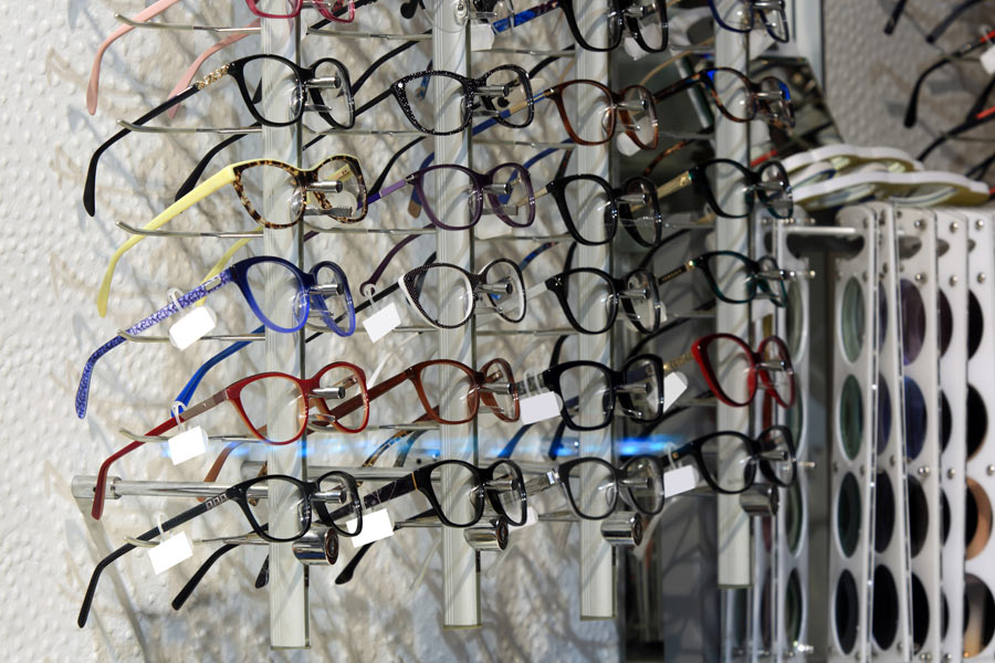 oprawki plastikowe - materiał na okulary